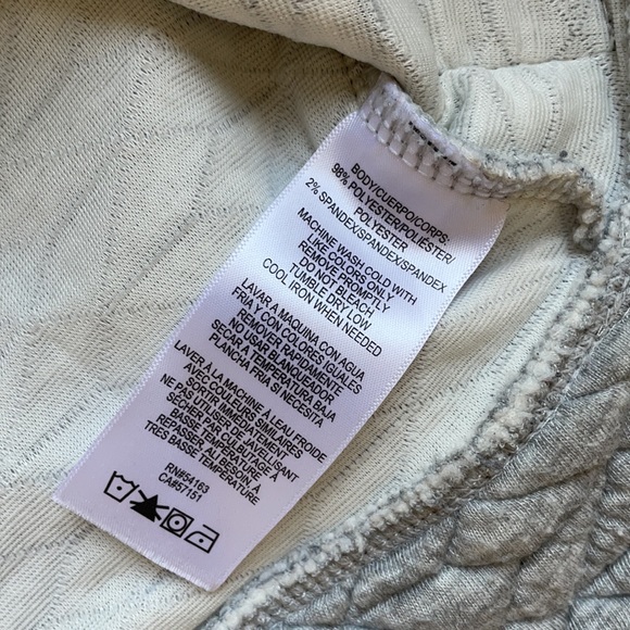 Calvin Klein Performance Gray sweater- size medium - Picture 7 of 8